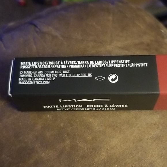 Lipstick - Picture 3 of 7